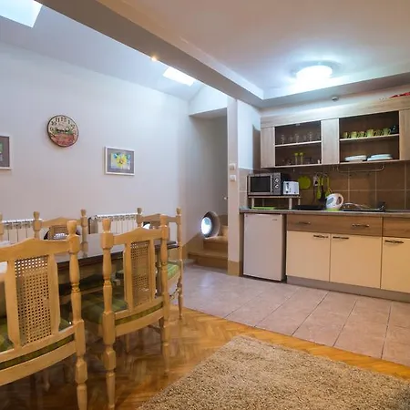 Apartment Boem With Huge Terrace